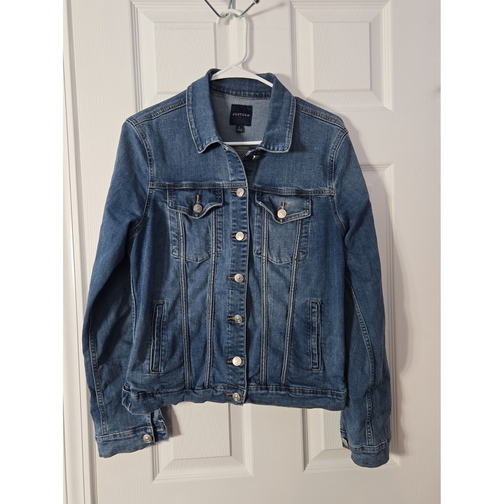 Justusa Girls‎ Denim Jacket Size Large Button Closure. Has 4 Pockets